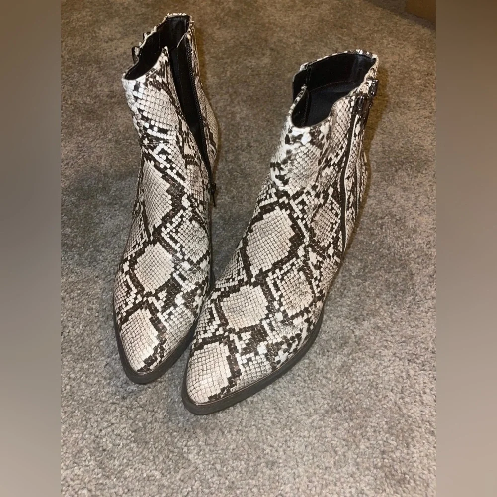 Women’s Booties - Picture 1 of 4
